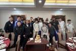 今天是李炎哲的生日，球队在客场期间为他送上最真挚的生日祝福！
